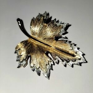Sarah Coventry Vintage Brooch Pin leaf gold and silver tone 70's